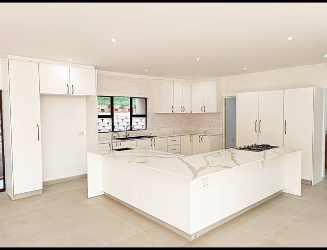 4 BEDROOM FREEHOLD TO LET IN BALLITO CENTRAL